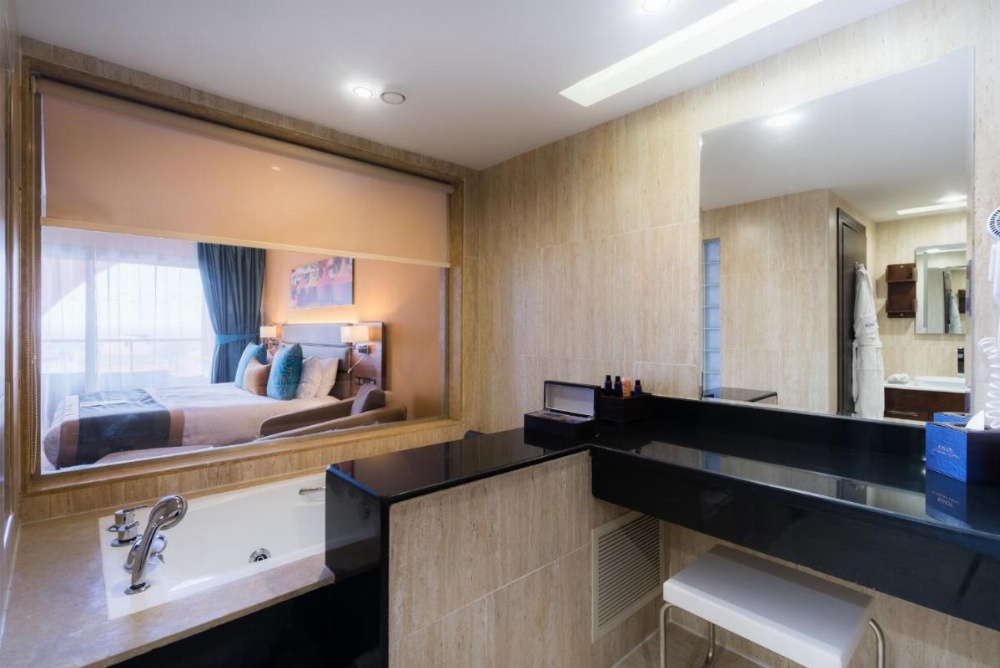 Room image 5